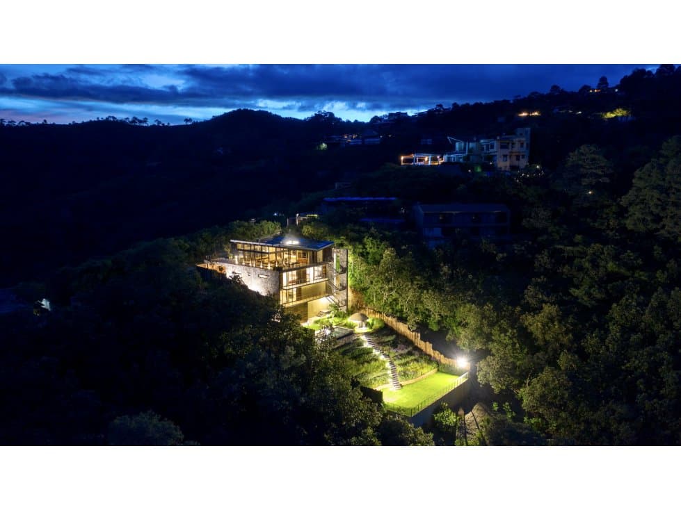 EXCLUSIVA CASA CON VISTA AL LAGO — foto 2