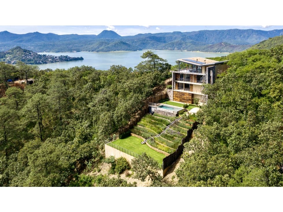 EXCLUSIVA CASA CON VISTA AL LAGO — foto 1