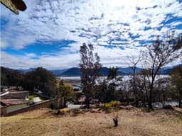 TERRENO CON VISTA AL LAGO