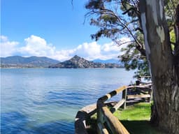 CONDOMINIO CON VISTA Y ACCESO AL LAGO