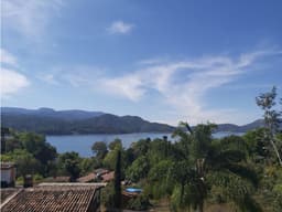 CONDOMINIO CON VISTA AL LAGO