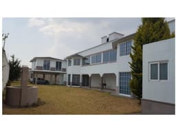 SE VENDE RESIDENCIA. SE ACEPTAN RECURSOS PROPIOS. CACALOMACAN
