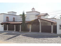 CASA EN VENTA EN AV. MESON DEL PRADO, JURIQUILLA QUERETARO