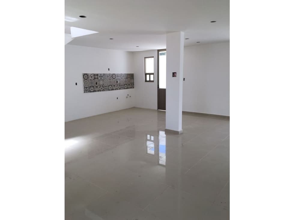 CASA EN PASEO DE  LAS REYNAS — foto 3