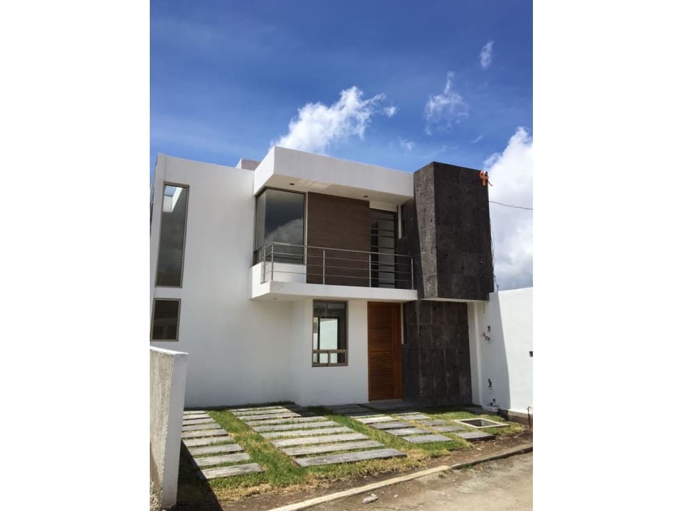CASA EN PASEO DE  LAS REYNAS — foto 1