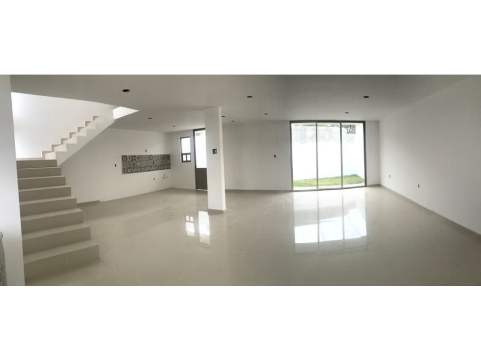 CASA EN PASEO DE  LAS REYNAS — foto 2