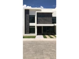 SE VENDE CASA ZONA PLATEADA