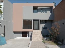 Amplia casa en remodelación, cerca de San Javier en Pachuca.