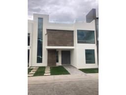 CASA EN VENTA EN ZONA PLATEADA