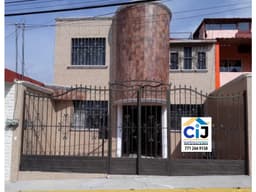 Hermosa y amplia casa en Paseo de las Reynas en Pachuca.