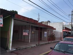 Casa Grande zona Comercial VENTA O RENTA