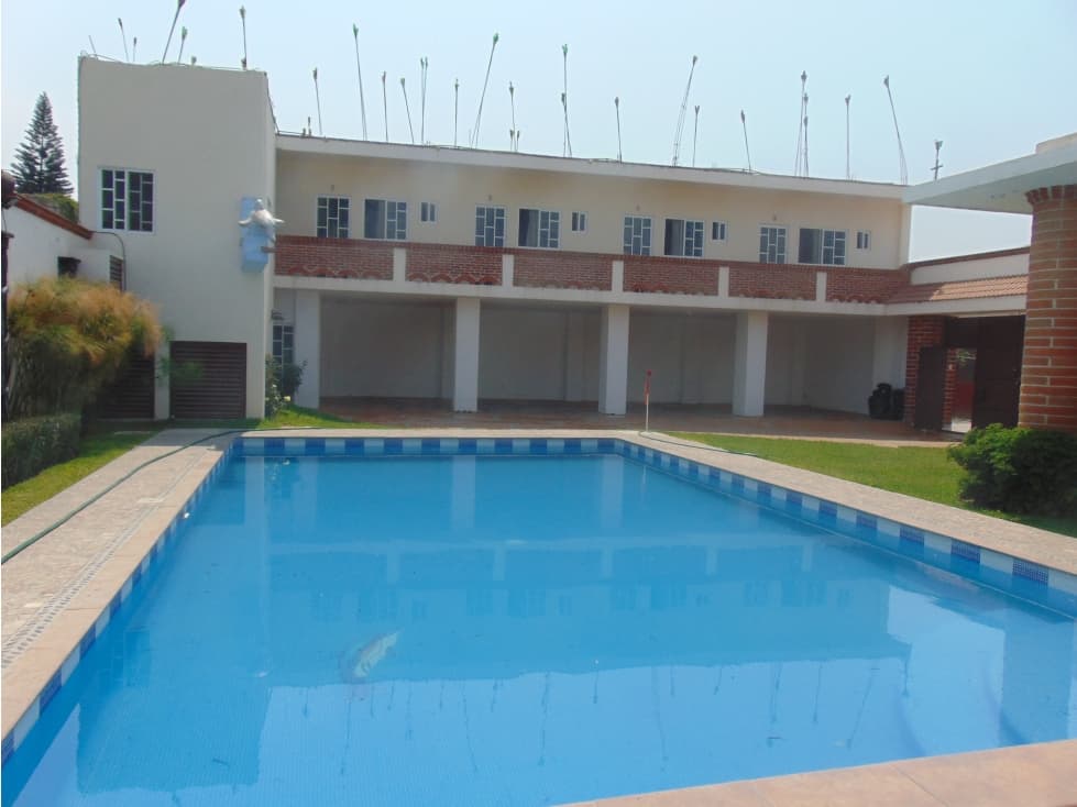 CASA CON ALBERCA EN VENTA EN COCOYOC MORELOS — foto 2