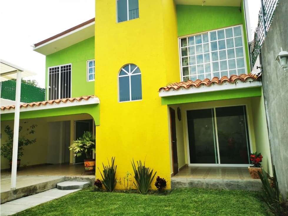 Casa sola en venta en Morelos jardín amplio — foto 1