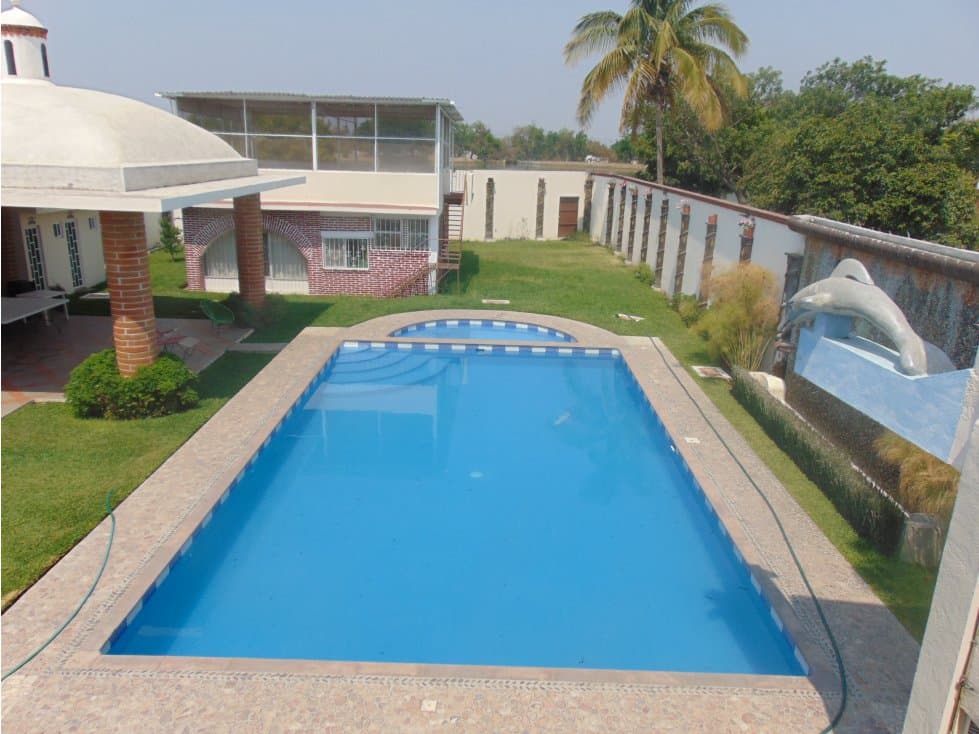 CASA EN VENTA CON ALBERCA EN COCOYOC MORELOS — foto 1