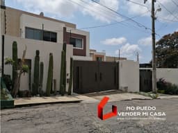 CASA SOLA EN FRACCIONAMIENTO LOMAS TETELA (NORTE DE CUERNAVACA)