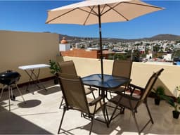 Se vende casa de 2 pisos con alberca en fraccionamiento en Los Cabos