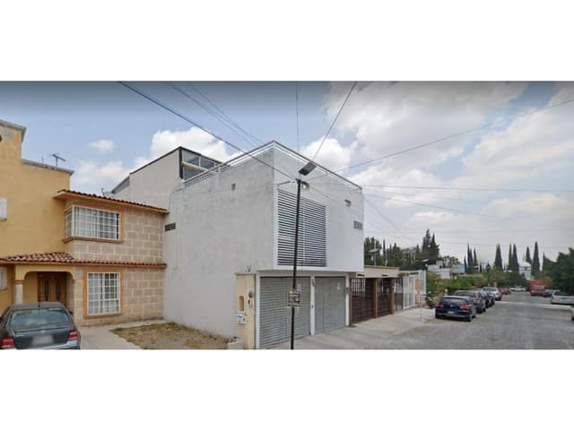 TU MEJOR OPCION CASA DE REMATE EN COL. JARDINES DEL VALLE