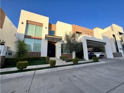 Residencia equiada en LA RIOJA NORTE en Hermosillo Sonora