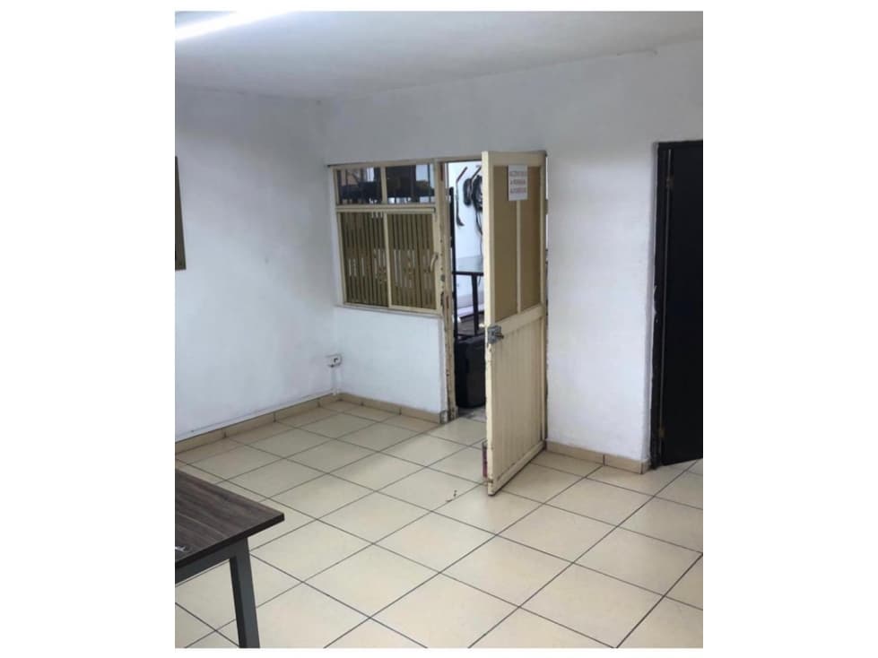 CASA EN VENTA EN COL. SAN BENITO — foto 3