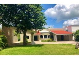 VENTA CASA MÉRIDA CLUB LA CEIBA UNA PLANTA REMODELADA