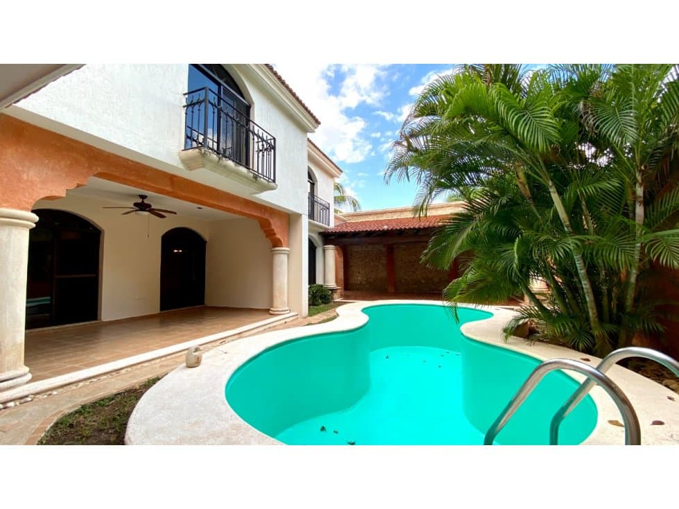 Casa en venta 4 habitaciones, 5 baños, alberca — foto 3