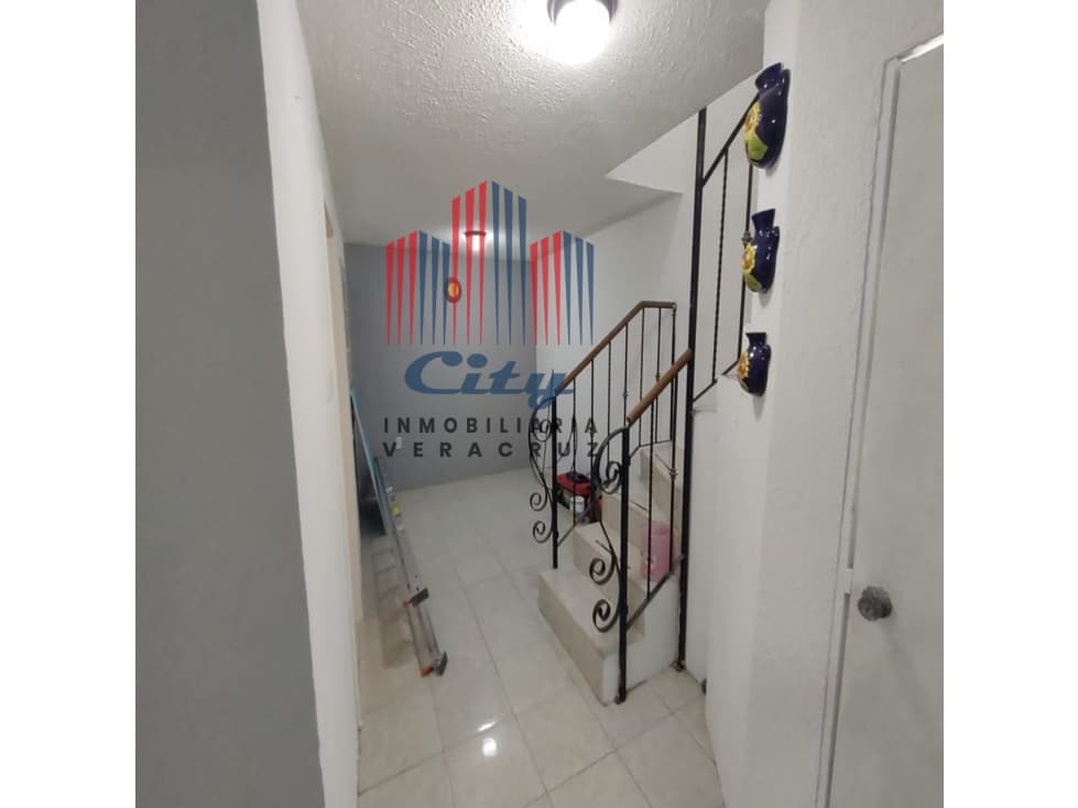 VENTA DE CASA EN RESIDENCIAL 2 CAMINOS( JUNTO A LOS VOLCANES) — foto 2