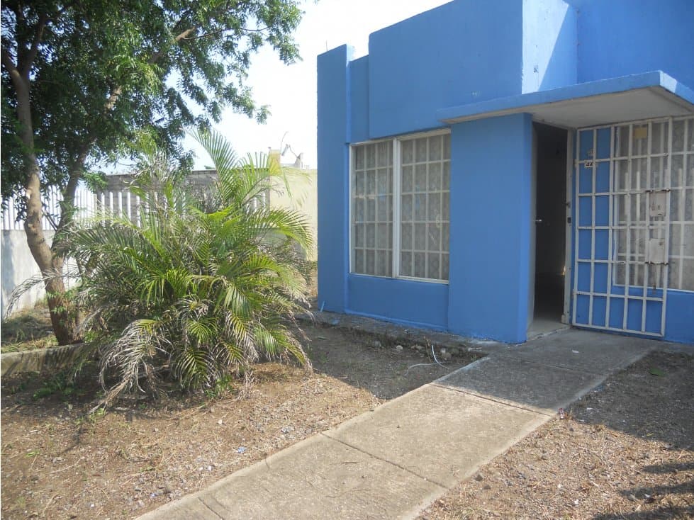 VENTA DE CASA CON TERRENO EN COLINAS DE SANTA FE — foto 3