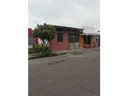 CASA REMODELADA EN COLINAS DE SANTA FE