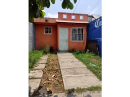 TRASPASO DE CASA EN FRACC. HACIENDA LA PARROQUIA