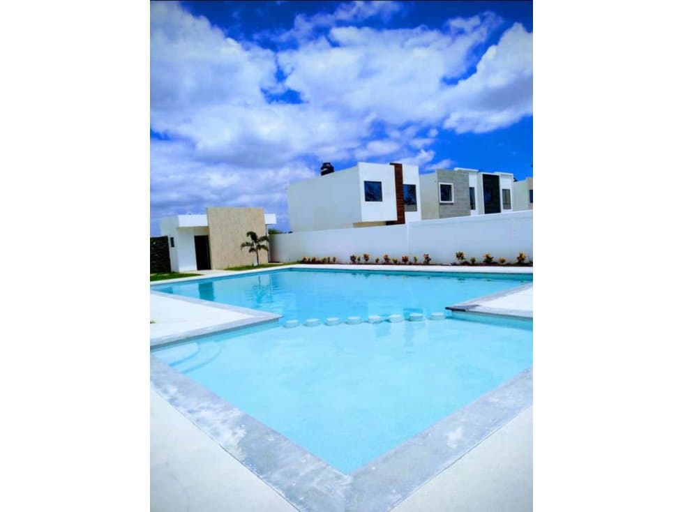VENTA DE CASA EN CLUSTER CON ALBERCA RESD. DEL BOSQUE — foto 2
