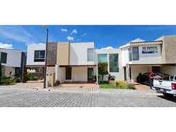 Casa en venta por Paseo Destino