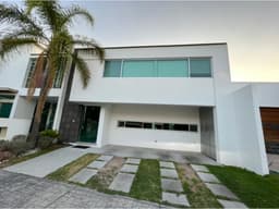 02516 SE RENTA CASA EN COTO SAN NICOLAS, AGS.