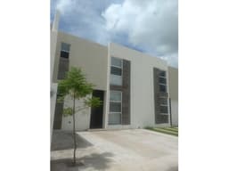 02542 SE RENTA CASA EN RESIDENCIAL RONDA AL SUR DE LA CIUDAD.