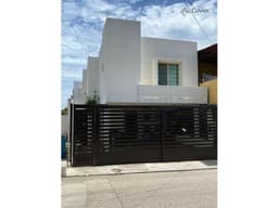 CV494-VG CASA EN VENTA, COL. LAS AMERICAS