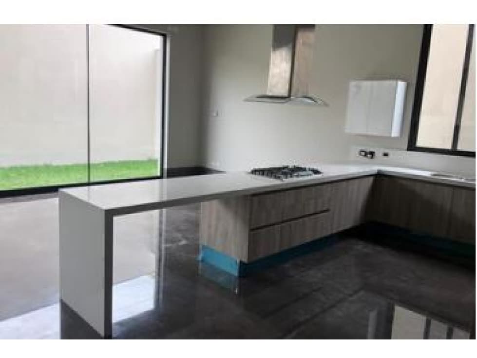 CASA NUEVA EN RENTA FUENTES DEL VALLE — foto 3