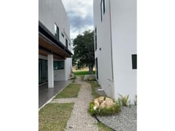 Casa Residencial en Renta en la Zona del Club Campestre
