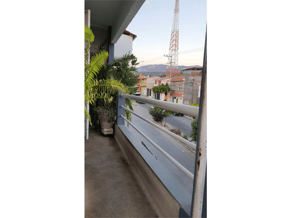 Casa  con Locales Comerciales en venta. — foto 2