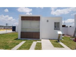 CASA NUEVA AL NORTE COTO ALBERCA SEGURIDAD