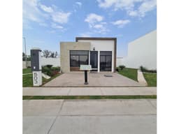 CASA PONIENTE AGS COTO ALBERCA SEG 24 7 CLINICA 7 UAA CENTRO SERV