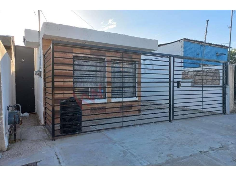 Casa en venta, Av. de las Americas y Hermanos Escobar — foto 1
