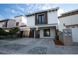 Casa en VENTA en Veredas del Sol, Sector Campos Elíseos
