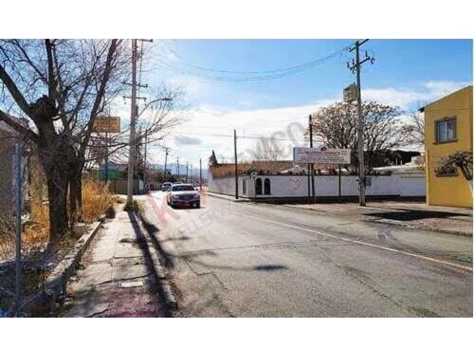 Terreno 1,227 m2 Av. Hermanos Escobar — foto 3