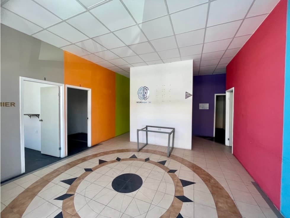 Local comercial 354 m2 en renta Plaza Nogales — foto 4