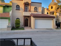 Casa en venta Zona Ejercito Nacional y Paseo de la Victoria