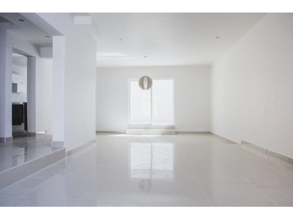 Casa espaciosa en Venta. Sector Galerías — foto 2