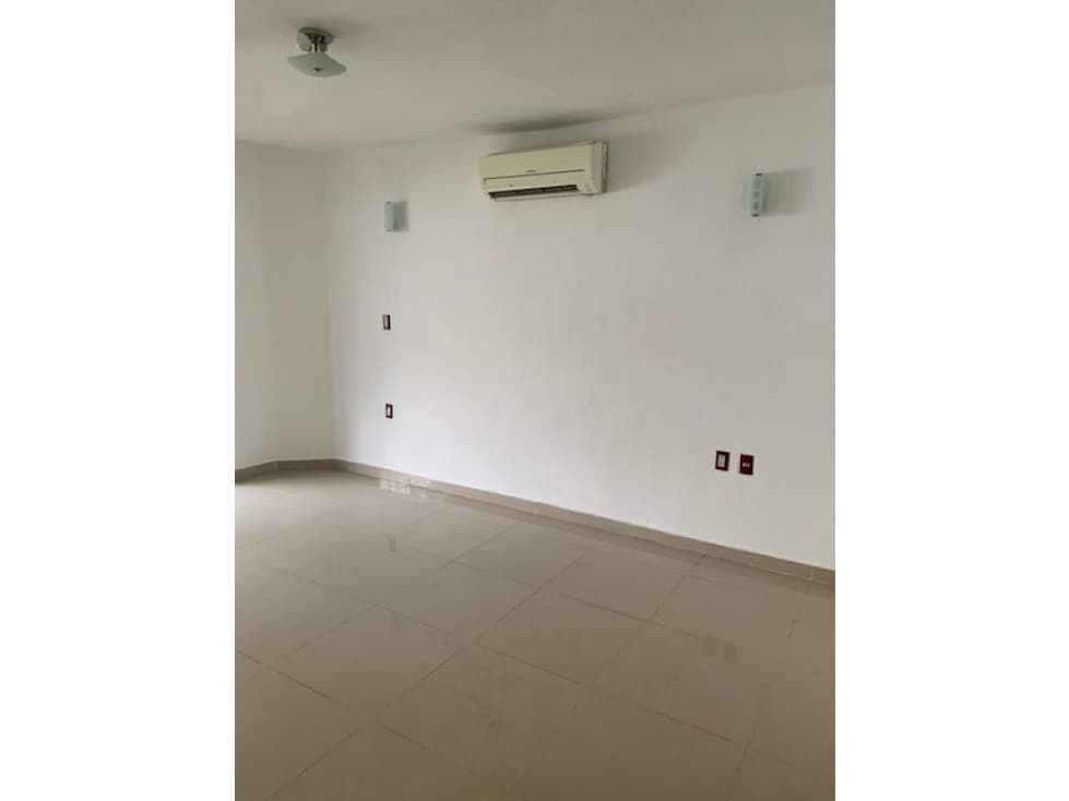 CASA EN FRACC. LAS ARBOLEDAS — foto 3