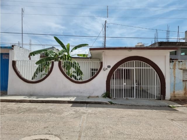 CASA EN VENTA EN SUCHIAPA A UNA CUADRA DEL MERCADO Y ZONA COMERCIAL