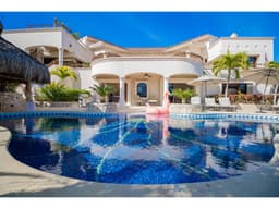 111 Avenida Mision San Diego, Casa Mosaica