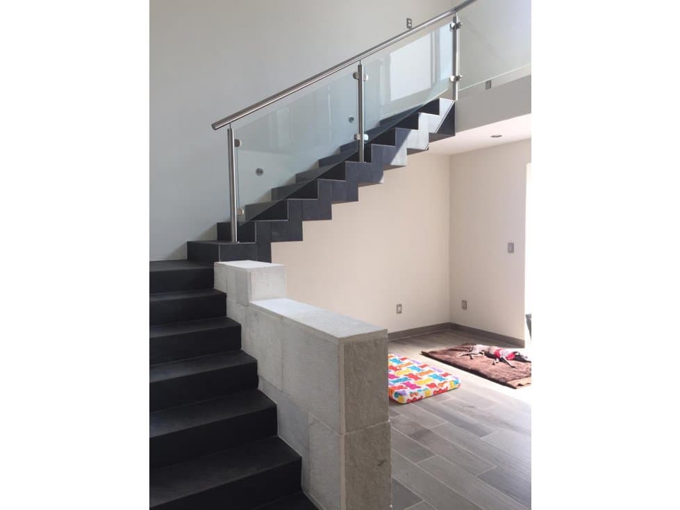 CASA PARA ESTRENAR ESTILO MINIMALISTA CON SEGURIDAD — foto 3