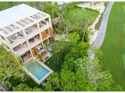 Casa 4 recamaras/ alberca propia / club de golf y playa